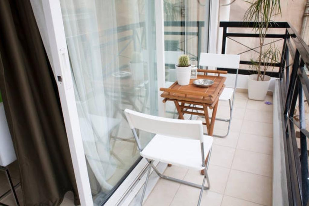 Thelma'S Apartment Athens Exterior photo