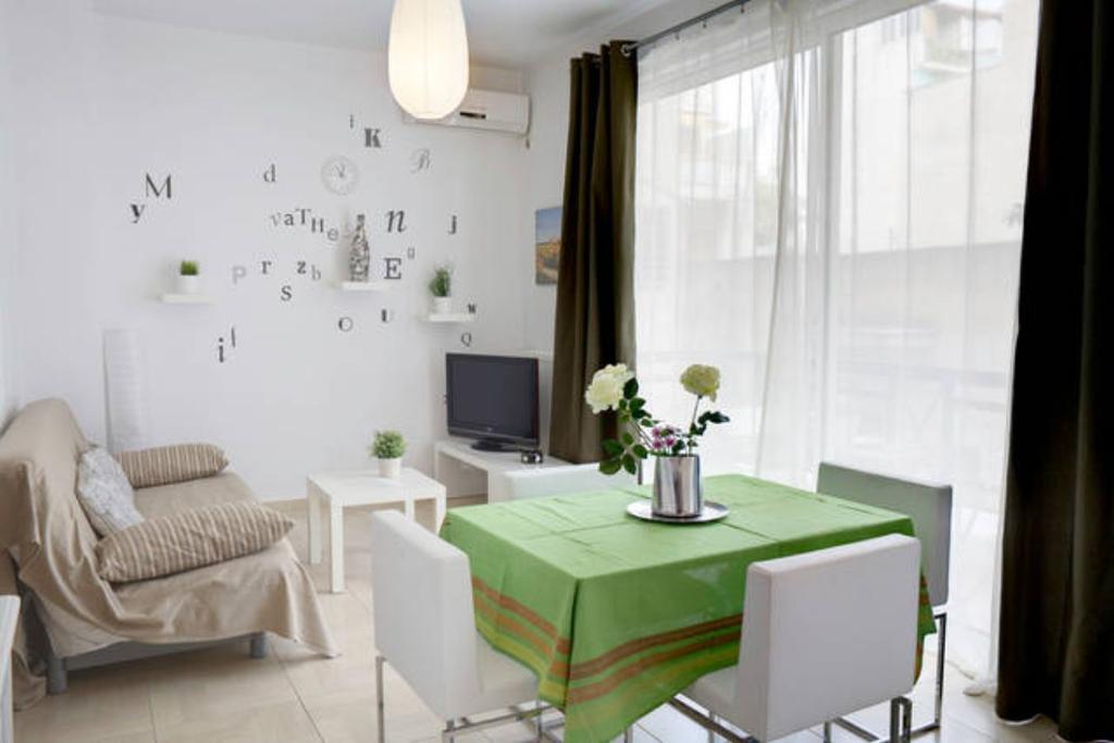 Thelma'S Apartment Athens Exterior photo